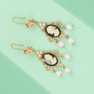 Orecchini stile Rinascimentale con Cammeo nero e Perla