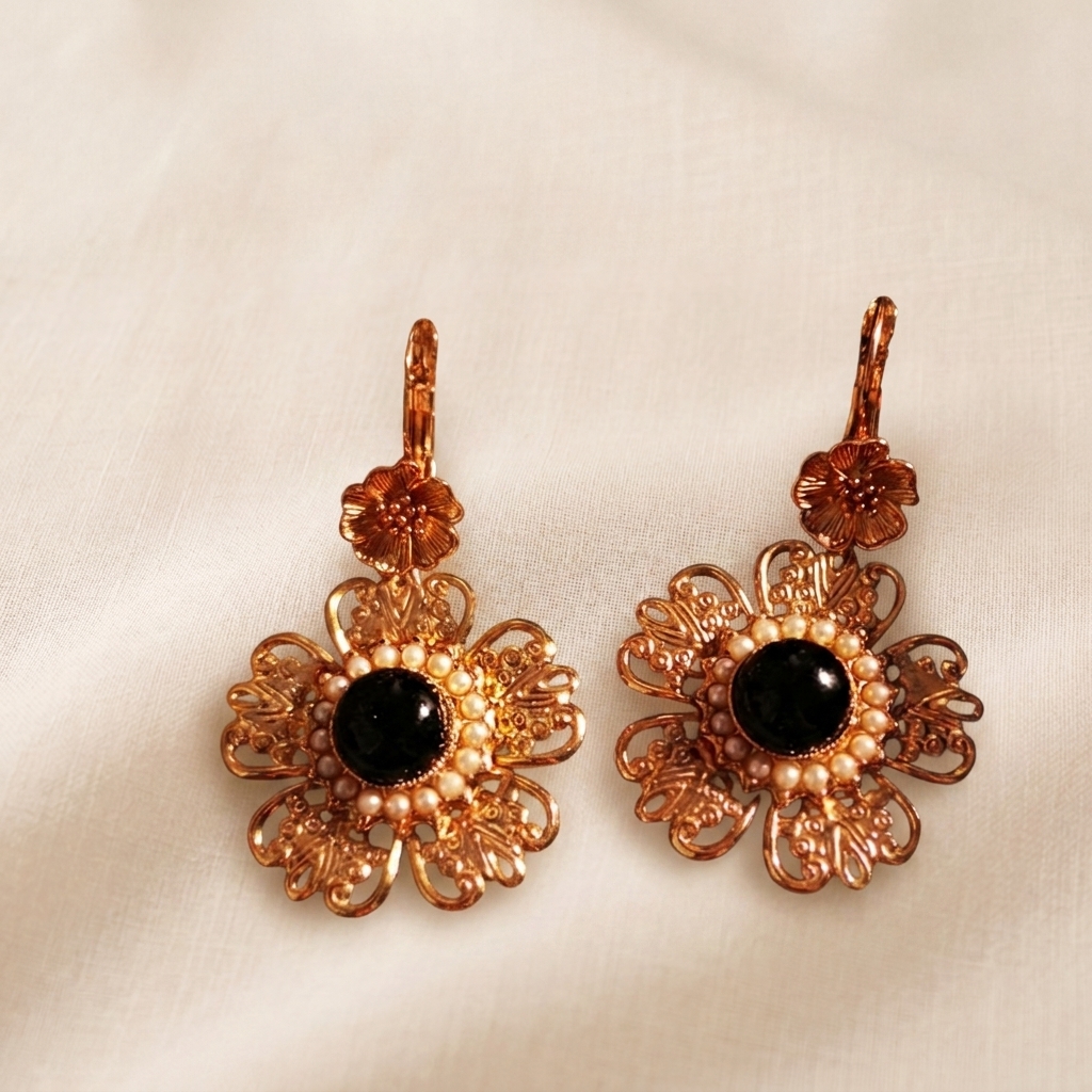 Orecchini a forma di fiore con Onice nero e Perle