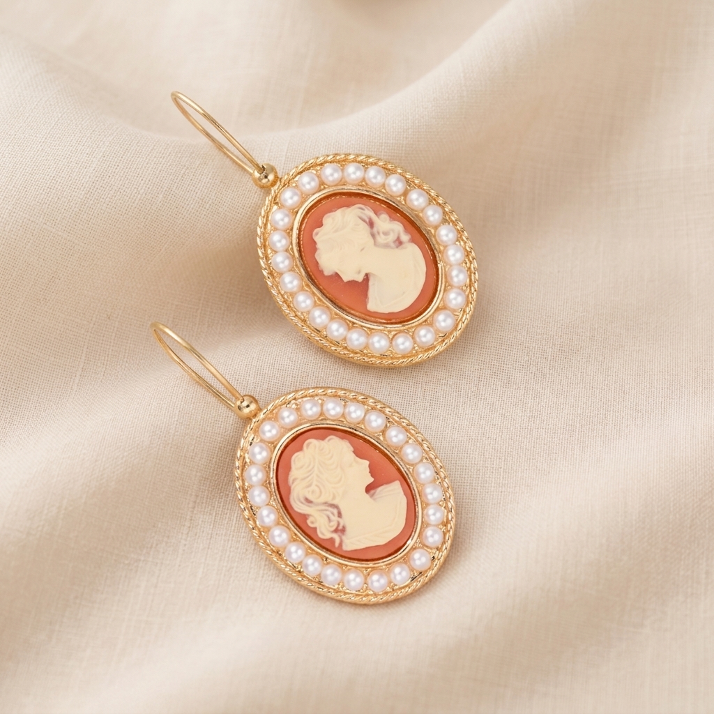 Orecchini con Cammeo Rosa e Perle Orecchini con Cammeo Rosa e Perle
