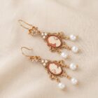 Orecchini in stile rinascimentale con Cammeo rosa e Perle