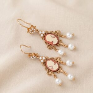 Orecchini in stile rinascimentale con Cammeo rosa e Perle