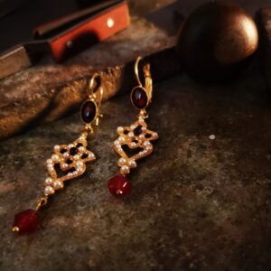 Orecchini pendenti con pietre Rosse