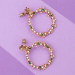Orecchini in stile Liberty a cerchio con zirconi e perle