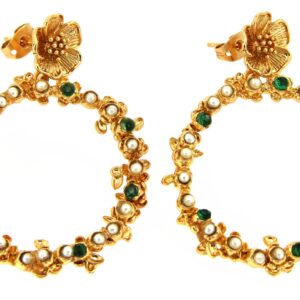 Orecchini in stile Liberty a cerchio con zirconi e perle