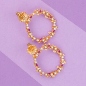 Orecchini in stile Liberty a cerchio con zirconi e perle