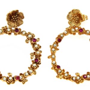 Orecchini in stile Liberty a cerchio con zirconi e perle