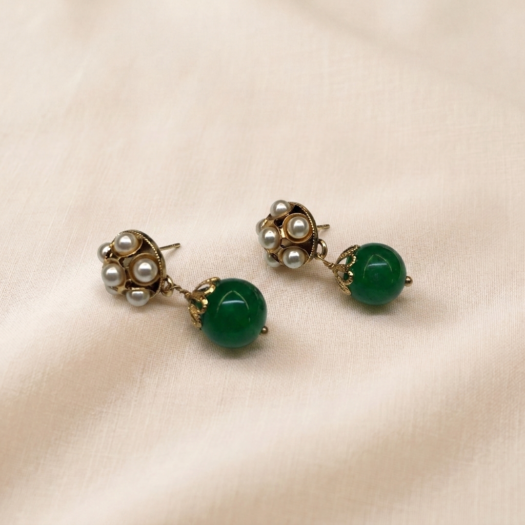 Orecchini in stile retrò con Perle e Agata verde Orecchini in stile retrò con Perle e Agata verde