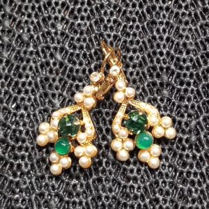 Orecchini rinascimentale con agata verde, quarzo verde e perle di varie misure - Promozione