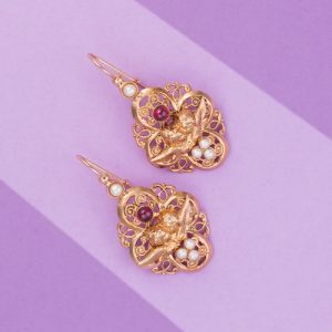 Orecchini in stile Barocco con angioletto