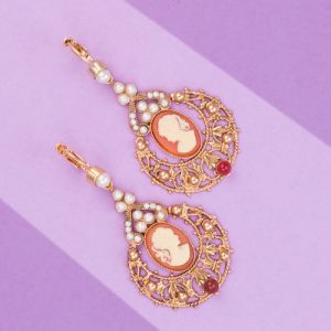 Orecchini con cammeo